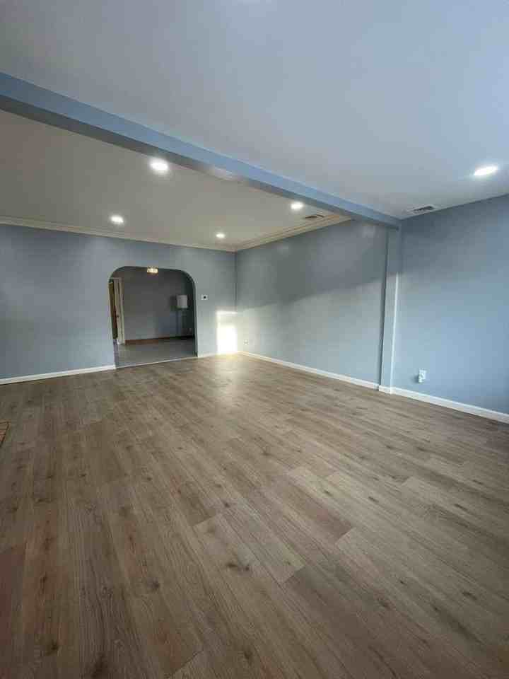 533 Kingsland Ave - Photo 2 of 22