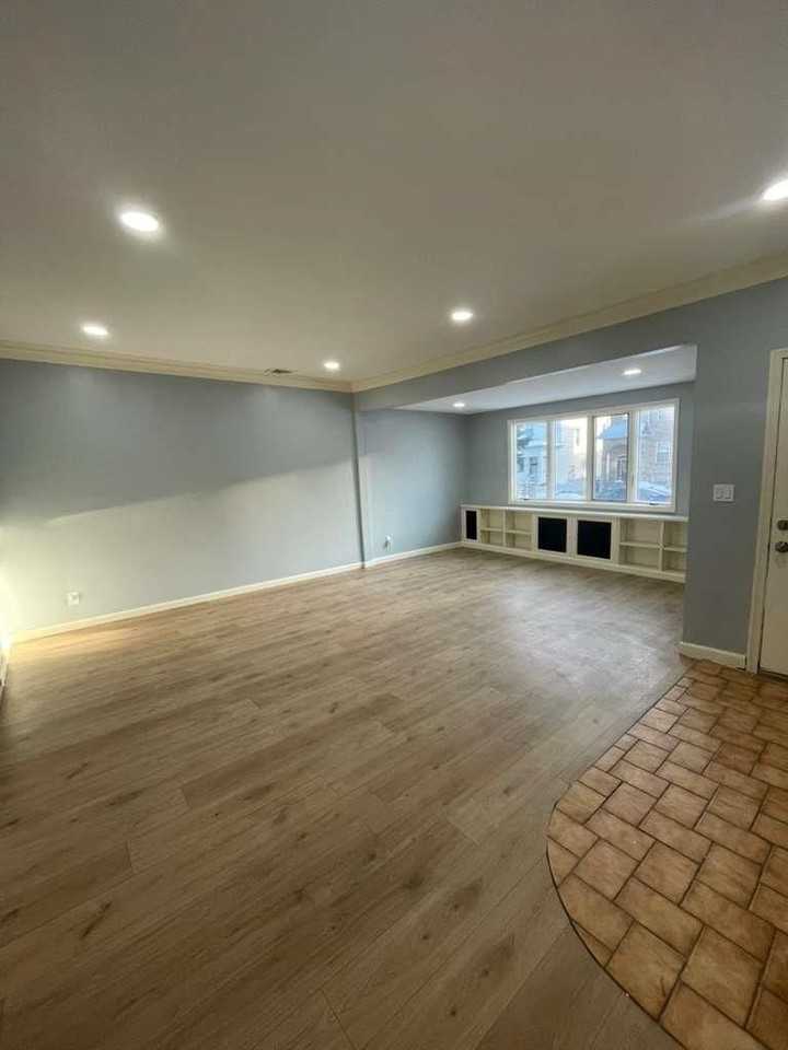 533 Kingsland Ave - Photo 3 of 22