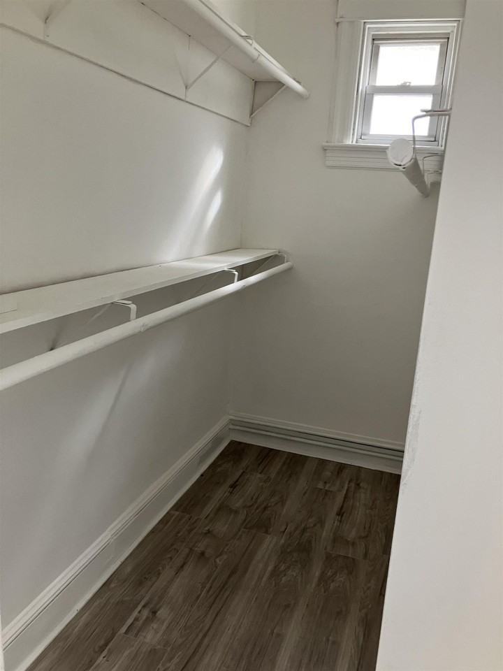 127 W 51st St - Photo 4 of 13