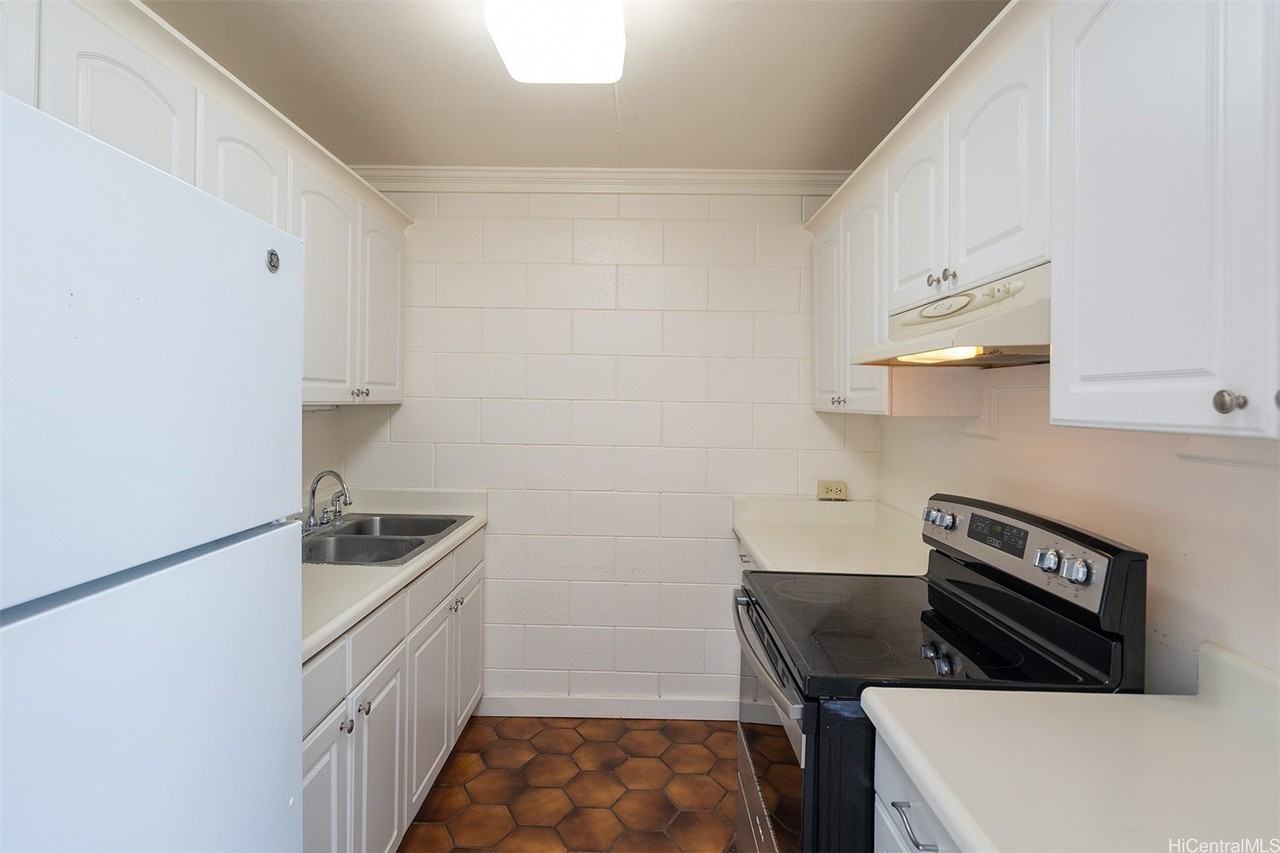 95-029 Kuahelani Ave Apt 325 #325 - Photo 5 of 14