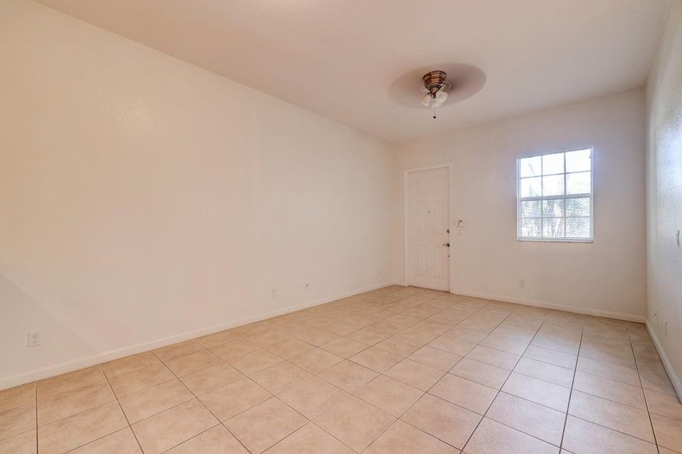 10560 Sw Stephanie Way #1102 - Photo 5 of 8