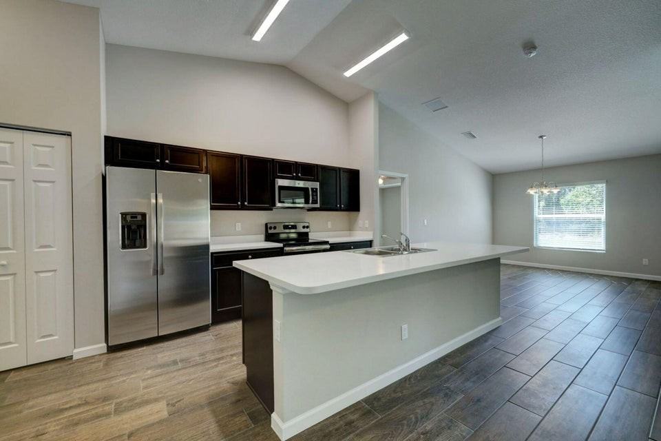 586 Sw Laconic Ave - Photo 6 of 8
