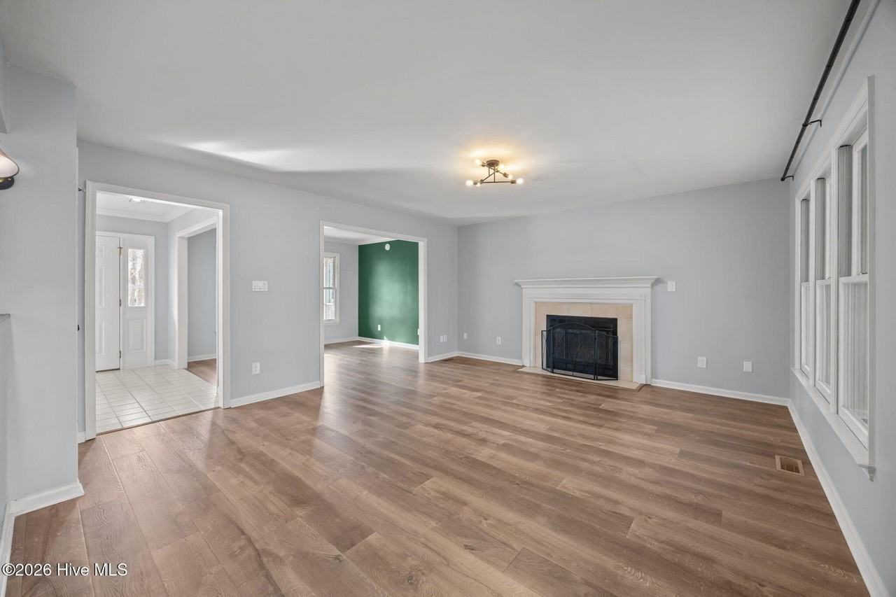 444 Ridge Rd - Photo 7 of 32