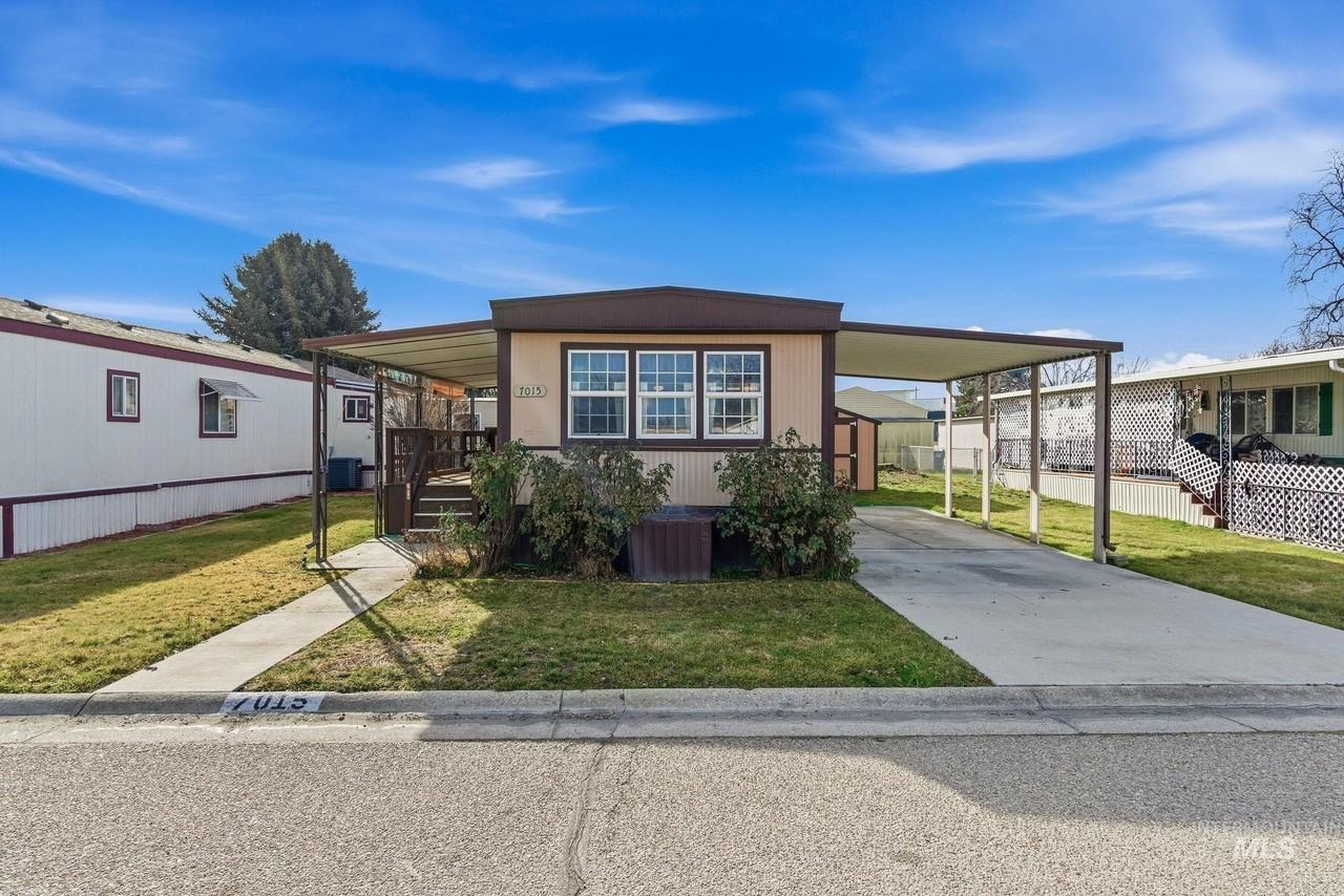 7015 W Royal Glen Ln - Photo 2 of 30