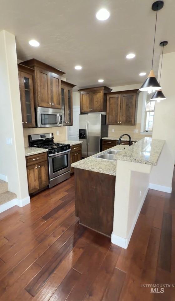 4678 N Elmstone Ave - Photo 5 of 15