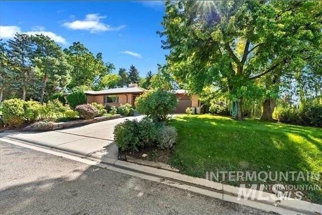 10529 W Stardust Dr - Photo 2 of 14