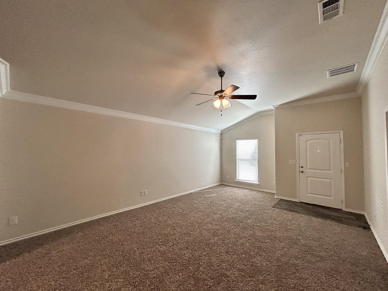 7424 104th St - Photo 4 of 19