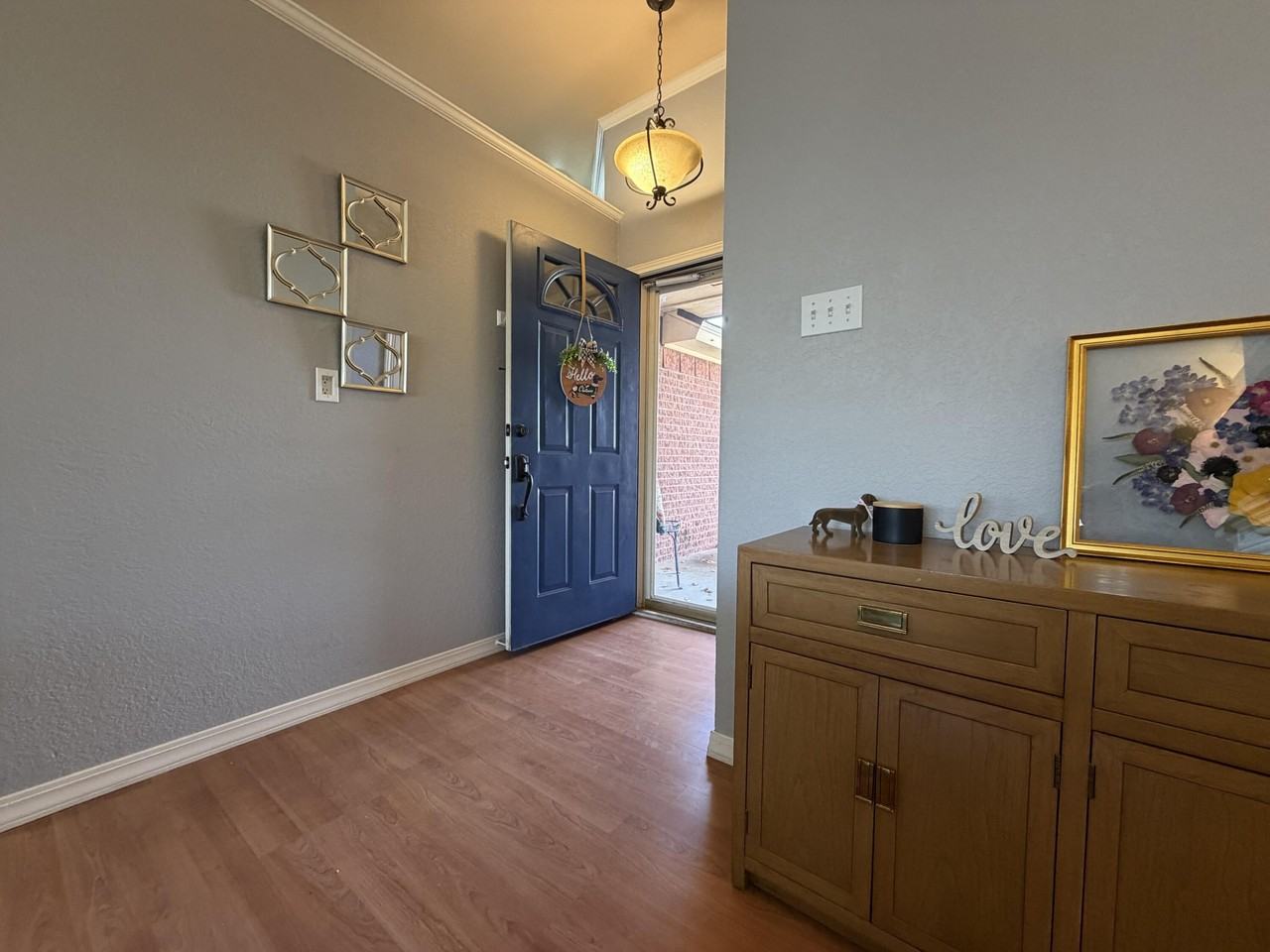 1021 Kirby Ave - Photo 2 of 23