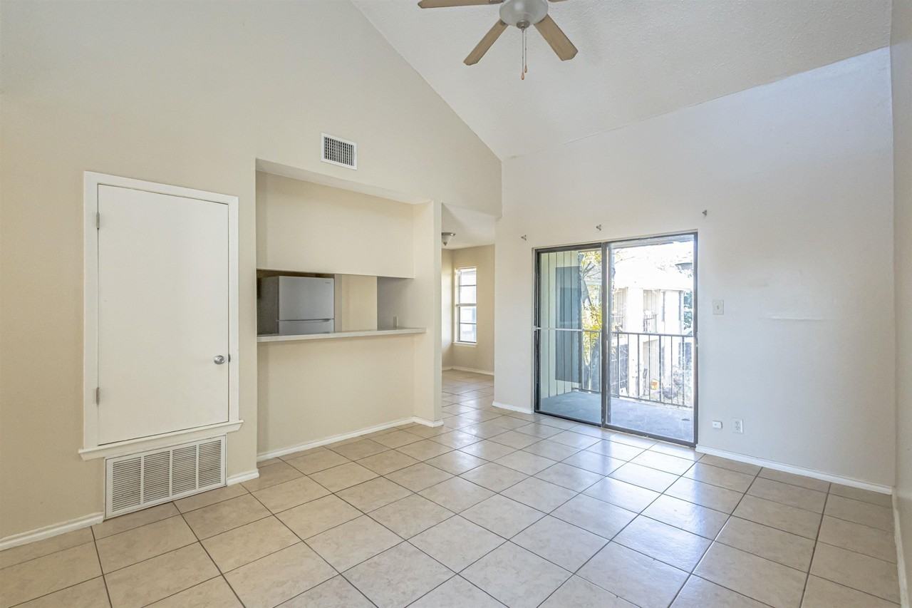 100 E Hillside Rd - Photo 6 of 24