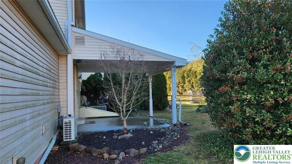 4209 Iroquois St - Photo 3 of 14