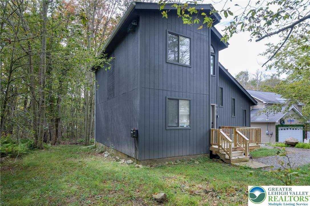 9670 Stony Hollow Dr - Photo 3 of 25