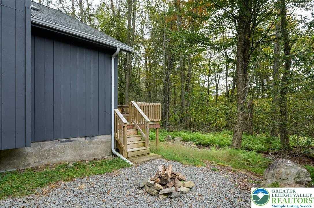 9670 Stony Hollow Dr - Photo 5 of 25