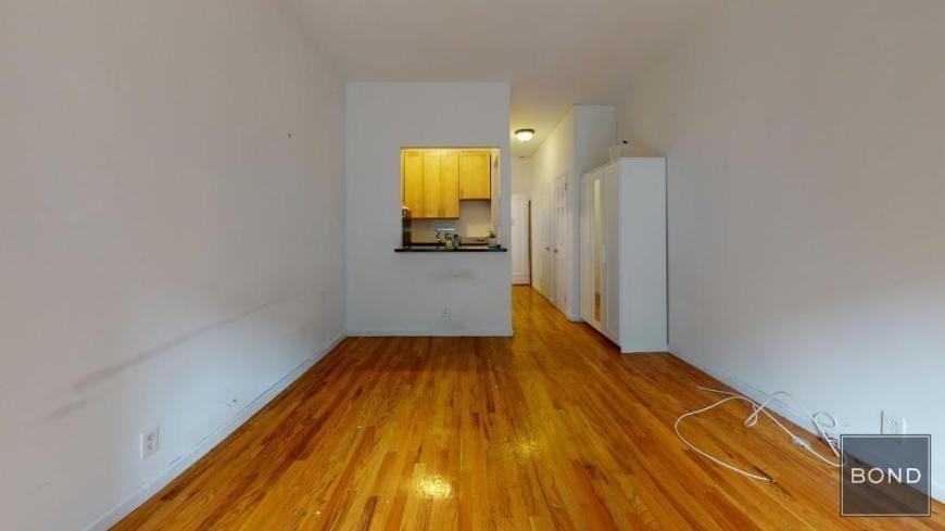 318 E 89th St - Photo 2 of 4