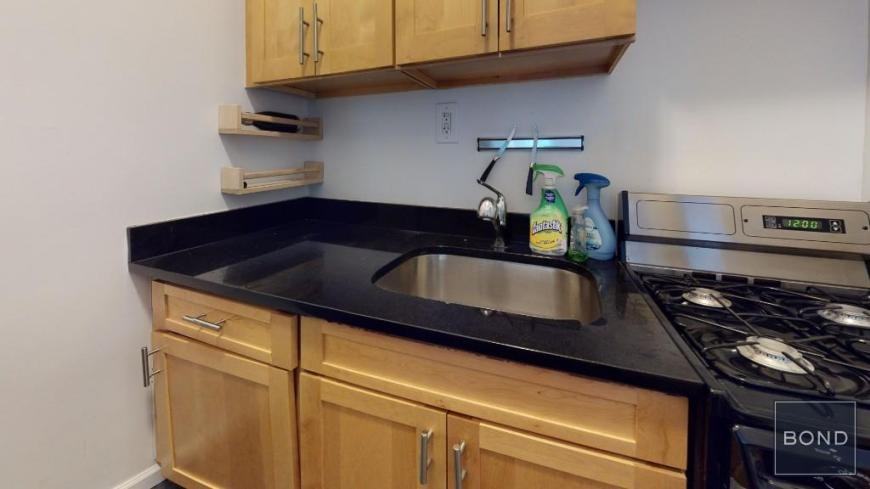 318 E 89th St - Photo 3 of 4