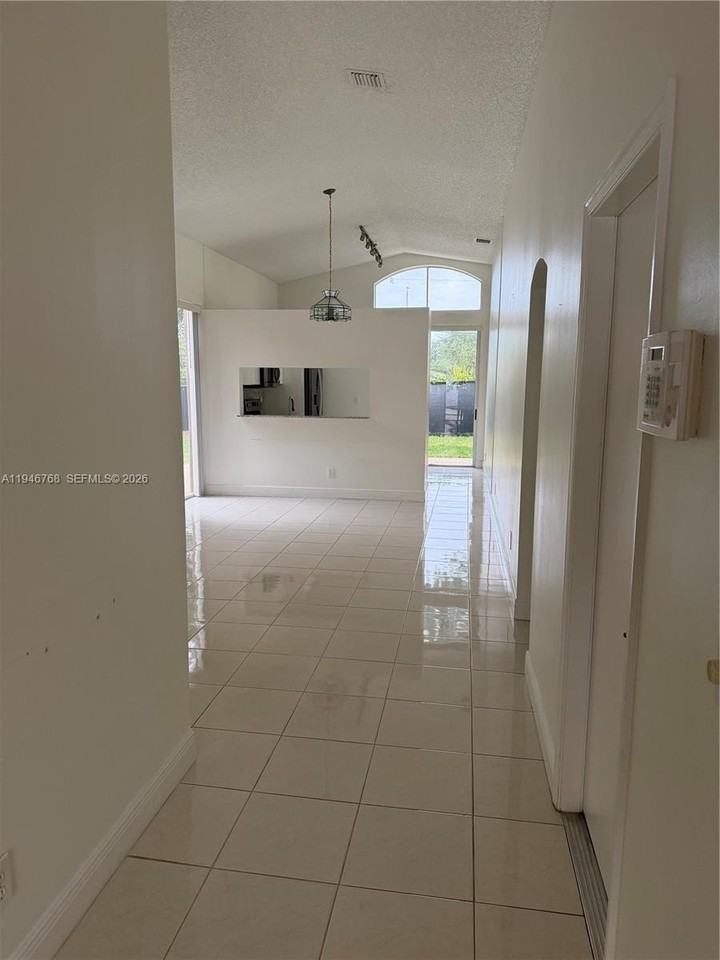 14845 Sw 50th Ct - Photo 2 of 8