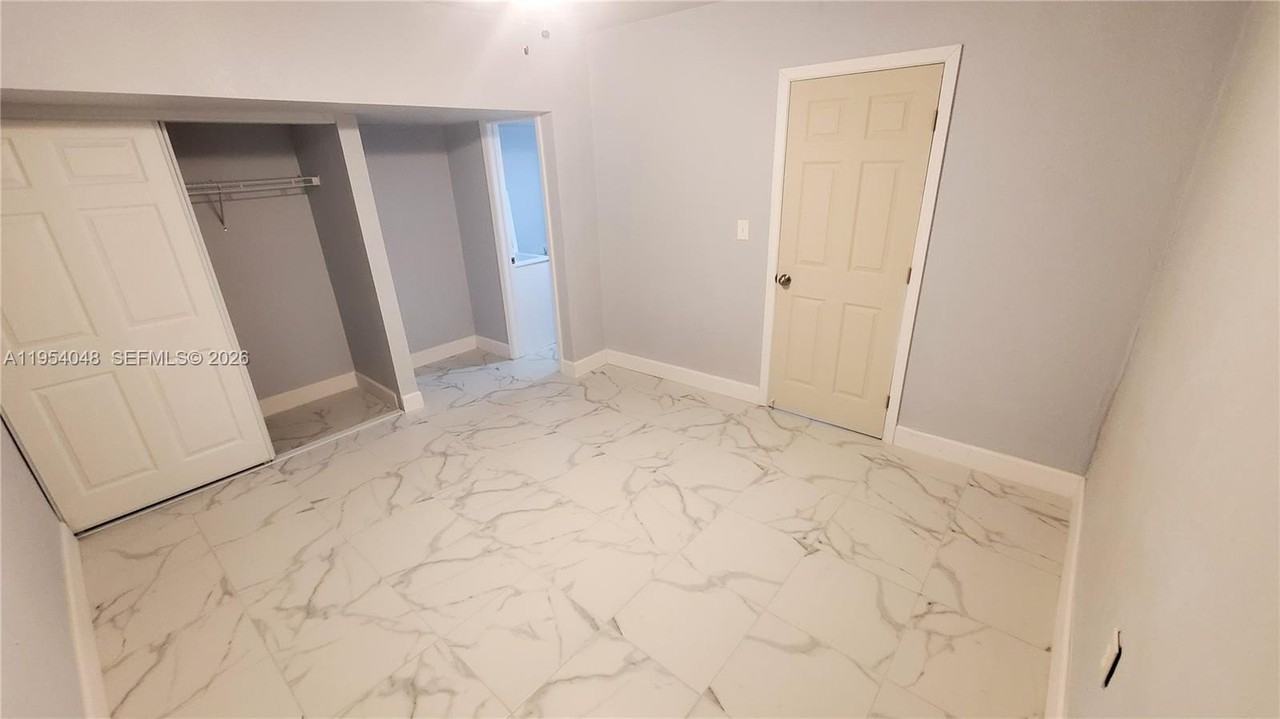 8613 Beekman Dr - Photo 2 of 9