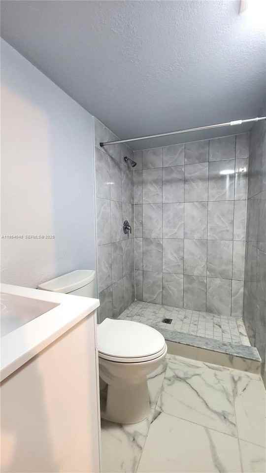 8613 Beekman Dr - Photo 4 of 9