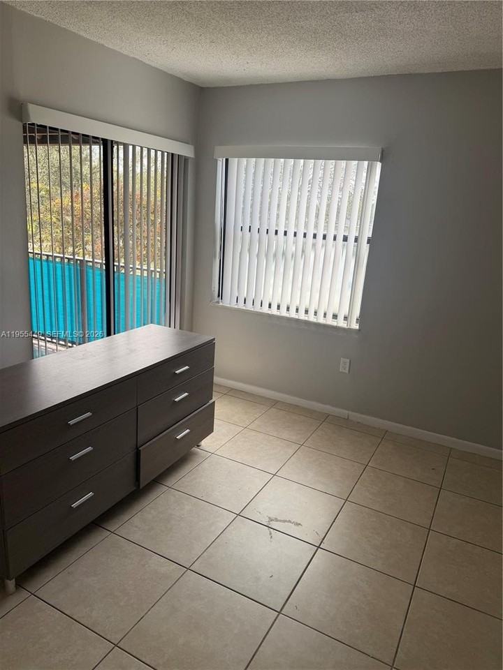 250 W Park Dr #201-5 - Photo 5 of 9