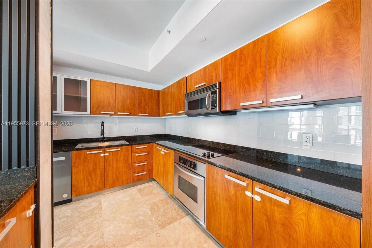 3131 Ne 188th St #2-803 - Photo 4 of 45