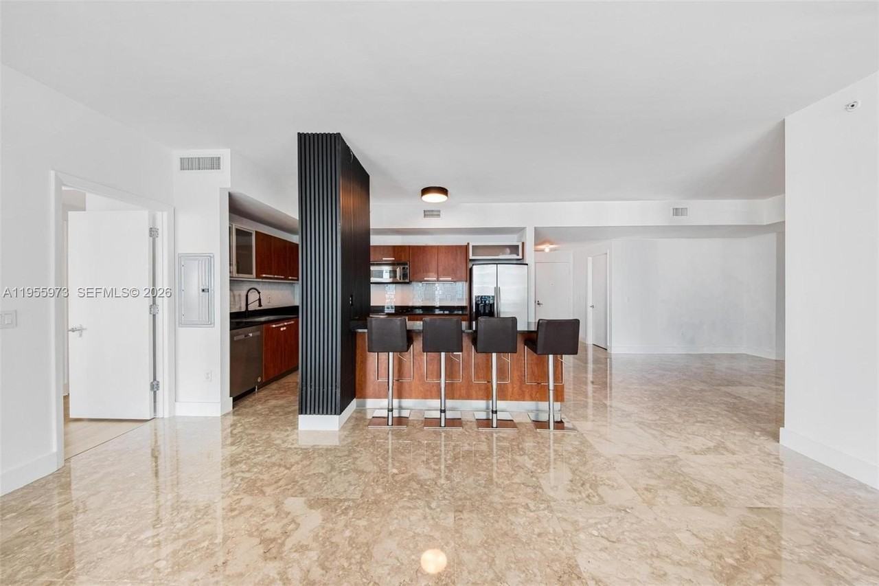 3131 Ne 188th St #2-803 - Photo 5 of 45