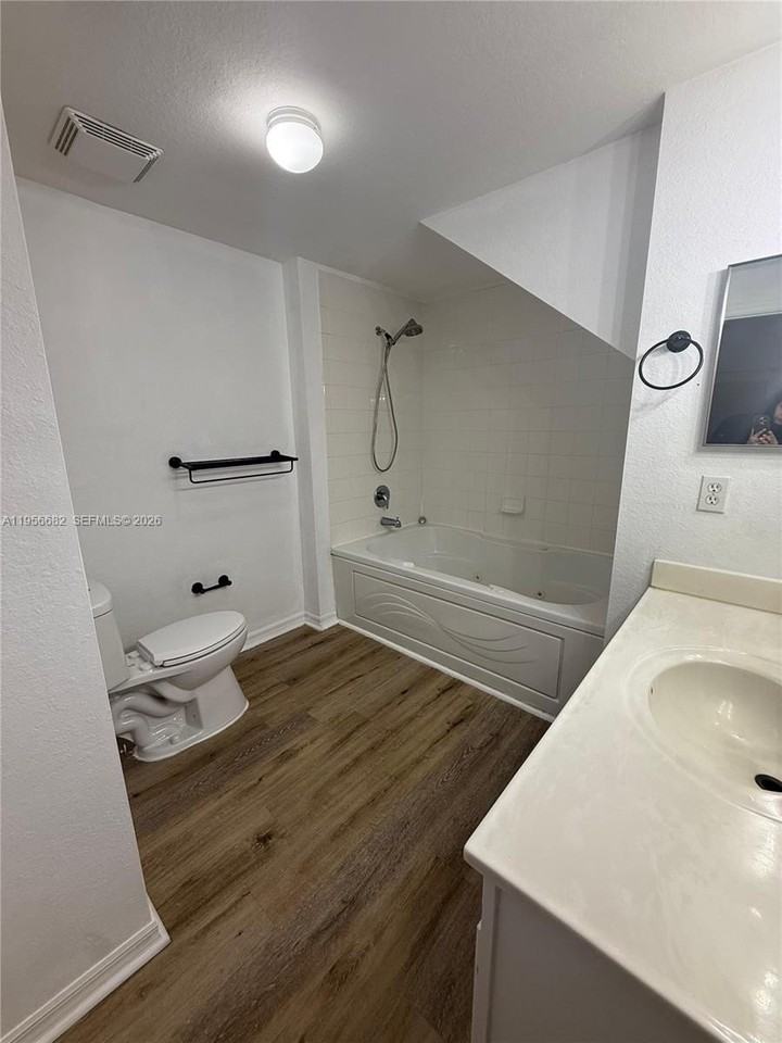 4003 Santa Maria Dr #101 - Photo 4 of 18