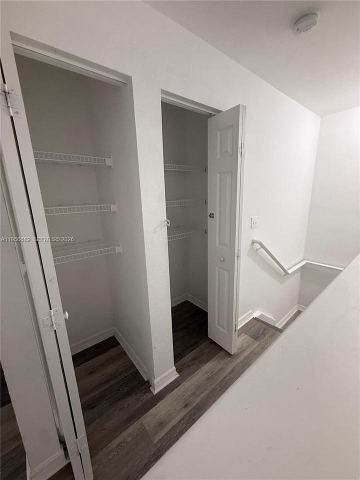 4003 Santa Maria Dr #101 - Photo 7 of 18