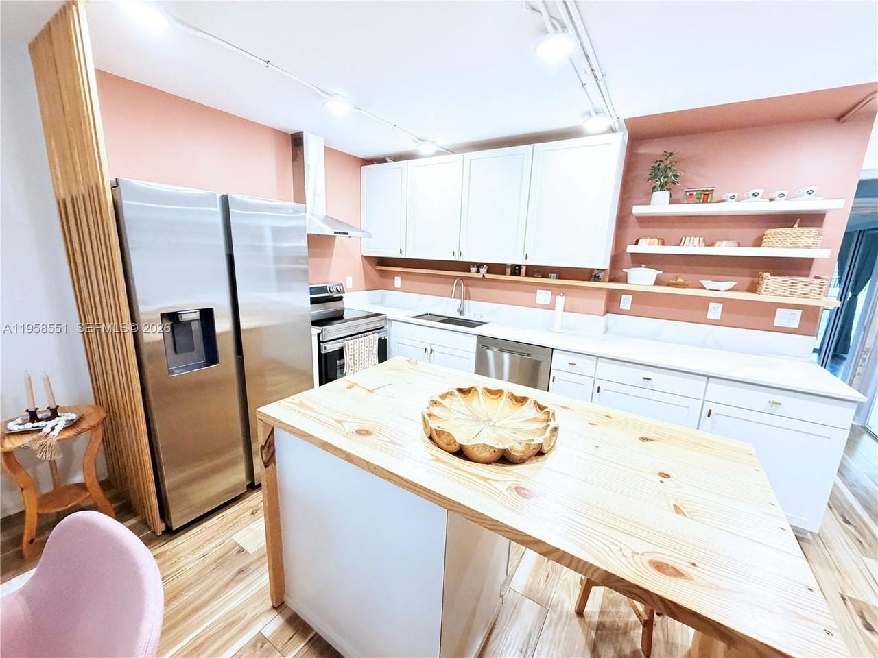 2130 Cambridge F #213O - Photo 4 of 18