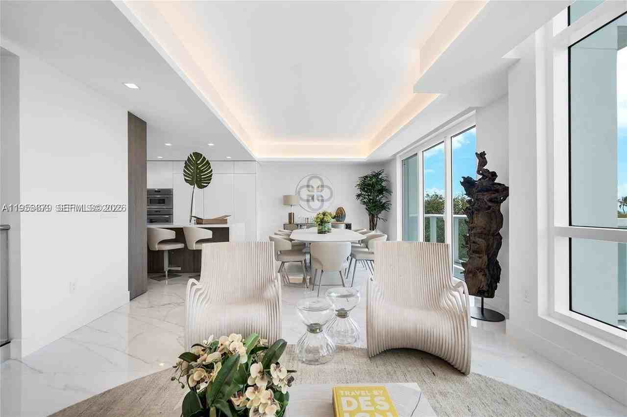 100 S Pointe Dr #TH13 - Photo 2 of 50