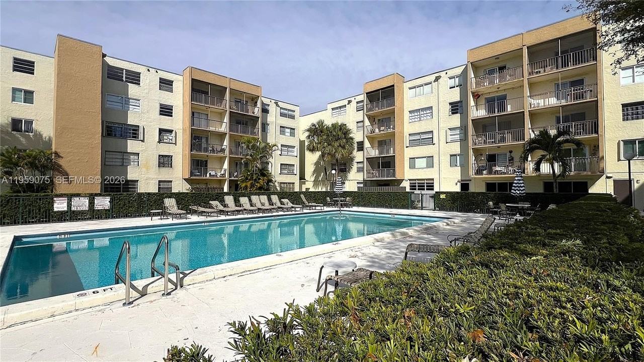 14250 Sw 62nd St #424 - Photo 3 of 24