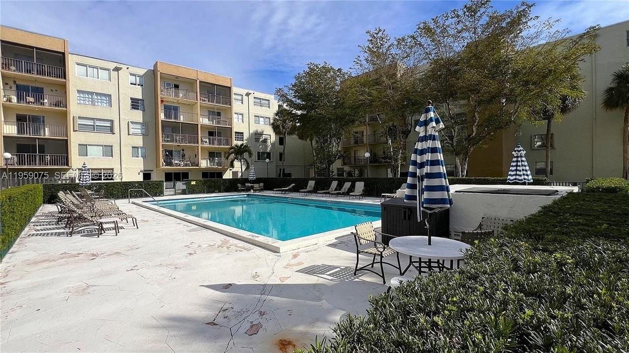 14250 Sw 62nd St #424 - Photo 5 of 24