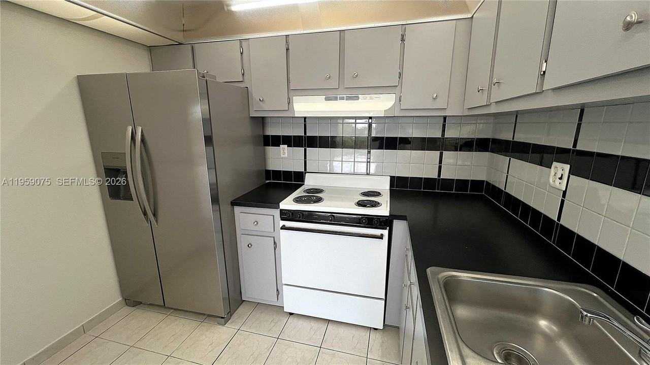 14250 Sw 62nd St #424 - Photo 7 of 24