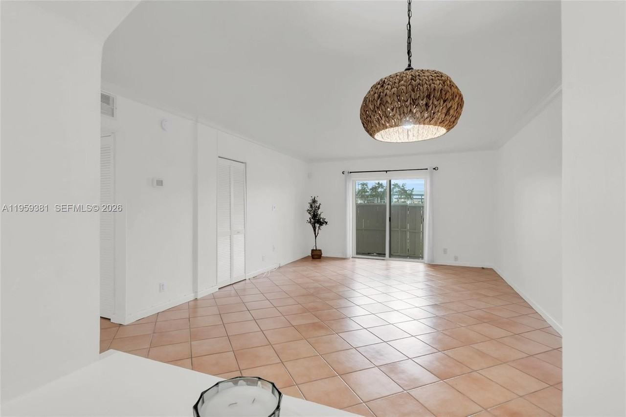 6707 N Kendall Dr #105 - Photo 6 of 20