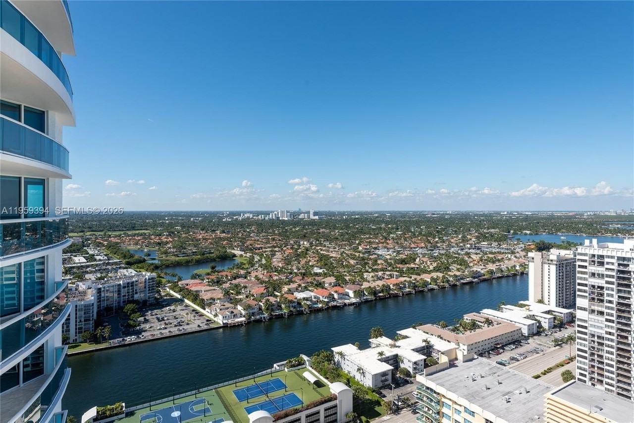 2711 S Ocean Dr #3202 - Photo 3 of 18