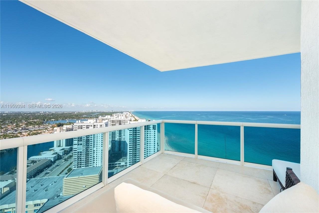 2711 S Ocean Dr #3202 - Photo 5 of 18