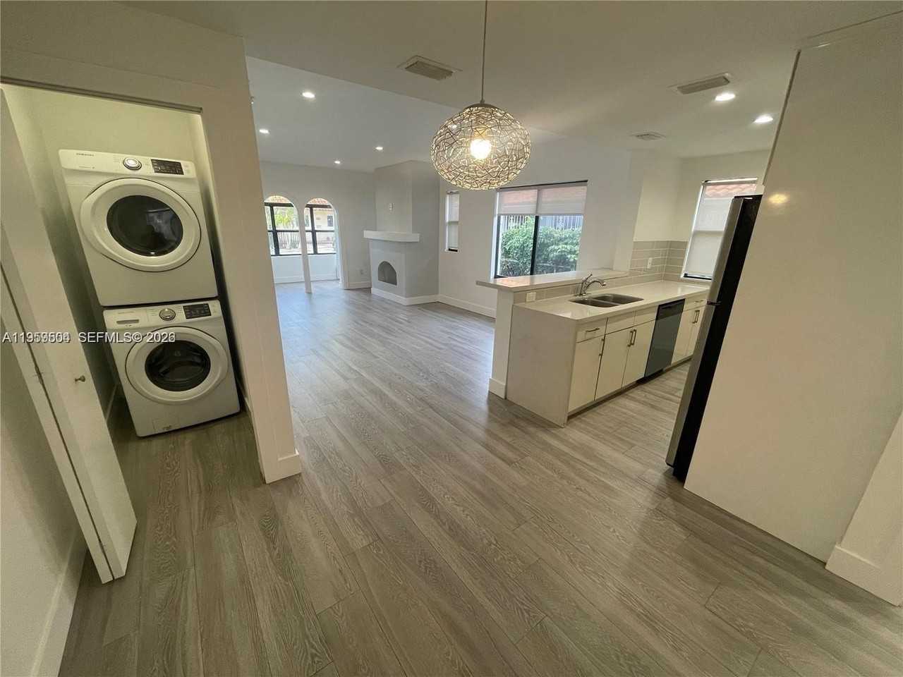 1637 Sw 10th St #2 - Photo 5 of 9