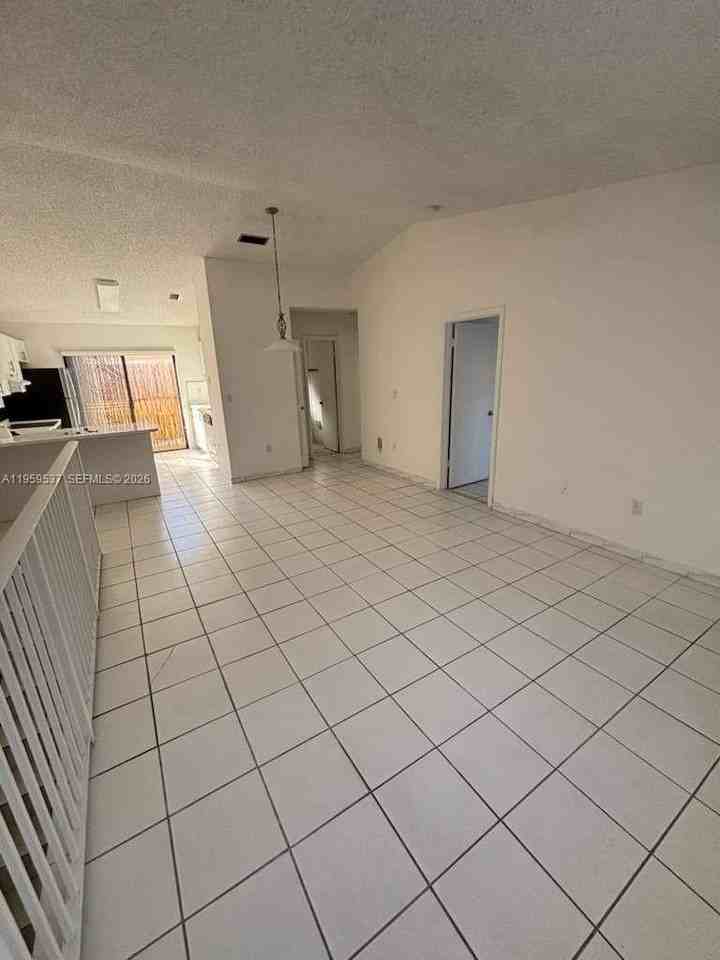 613 Ne 5th St #0 - Photo 7 of 13