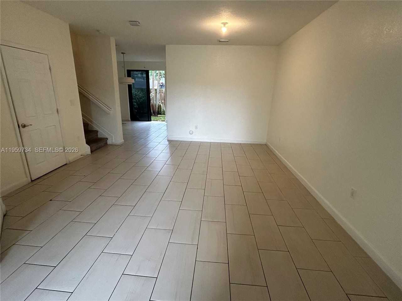 6501 N Anise Ct - Photo 4 of 10