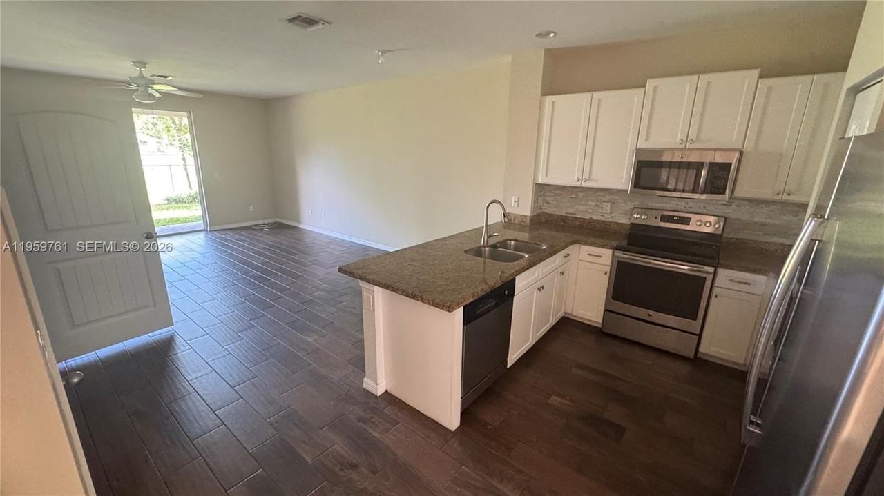 1121 Vermilion Dr #1121 - Photo 4 of 14