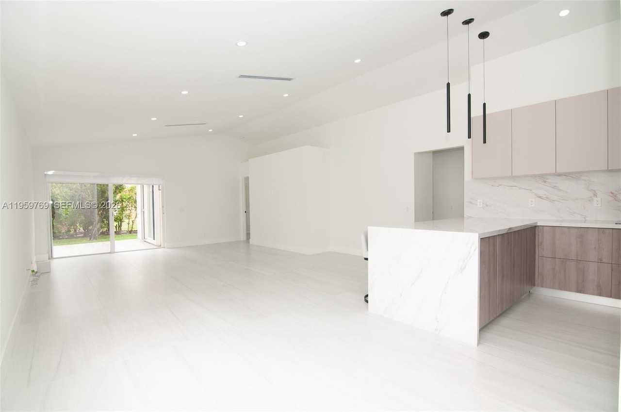 4420 Dogwood Cir #4420 - Photo 2 of 43