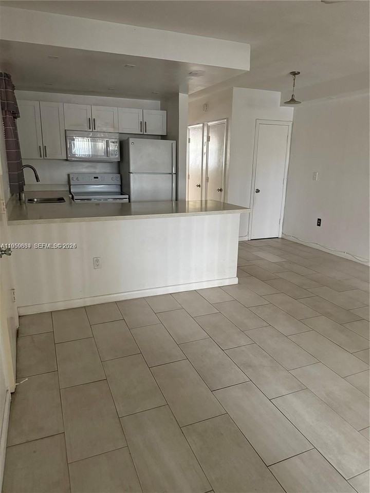 285 Ne 191st St #2907 - Photo 3 of 13