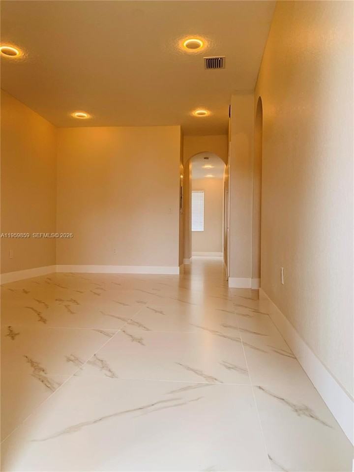 7050 Nw 177th St #203-11 - Photo 3 of 29