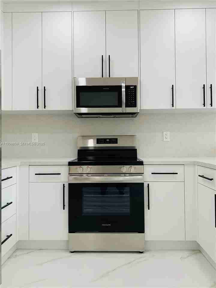 7050 Nw 177th St #203-11 - Photo 6 of 29