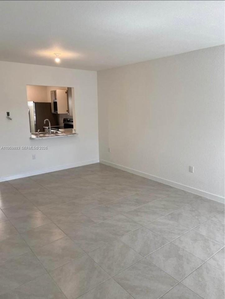 556 Ne 5th St #1 - Photo 7 of 7