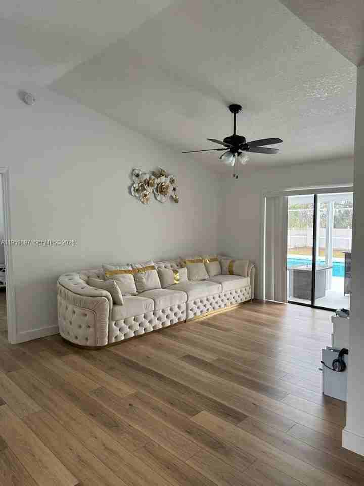 2359 Kings Crest Rd - Photo 2 of 18