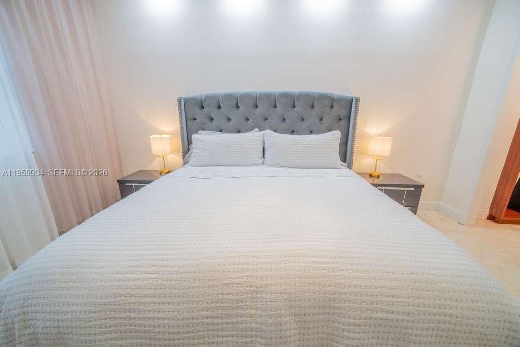 20000 E Country Club Dr #409 - Photo 2 of 18