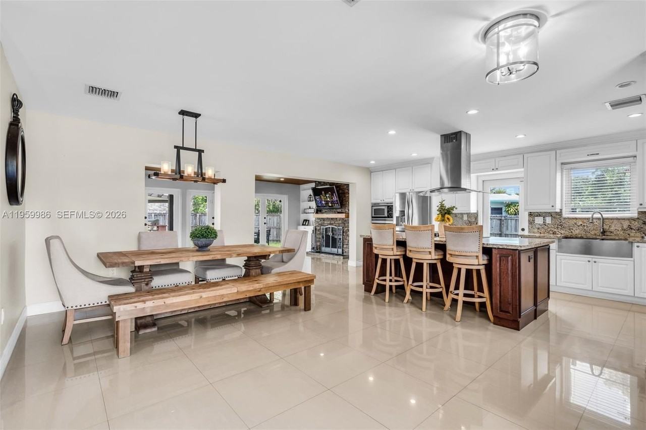 9091 Sw 49th St - Photo 6 of 48