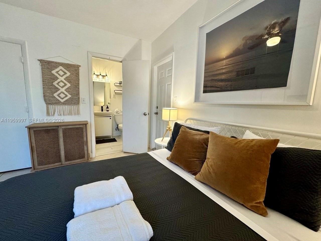 1130 Ne 81st St #4 - Photo 7 of 21