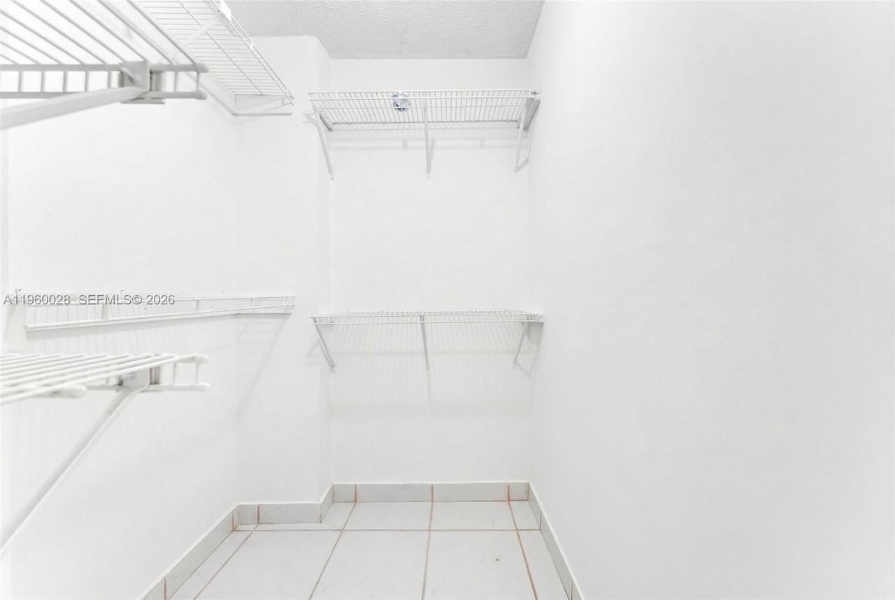 6830 Indian Creek Dr #7B - Photo 7 of 10