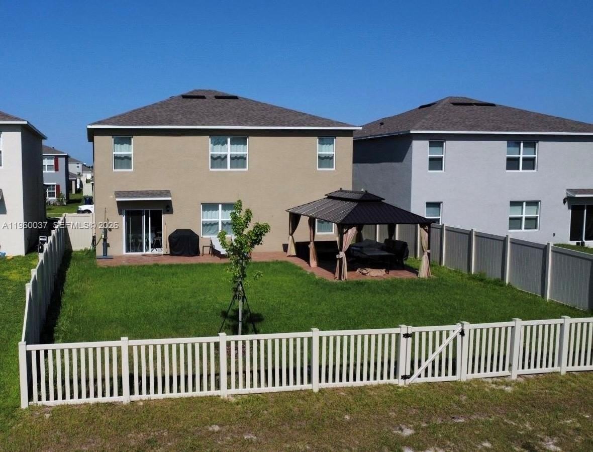 740 Grove St - Photo 2 of 3