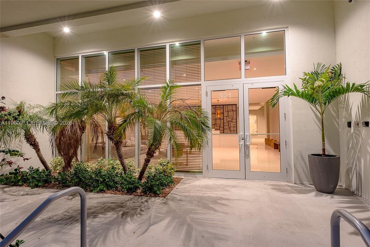 321 Ne 26th St #805 - Photo 6 of 23